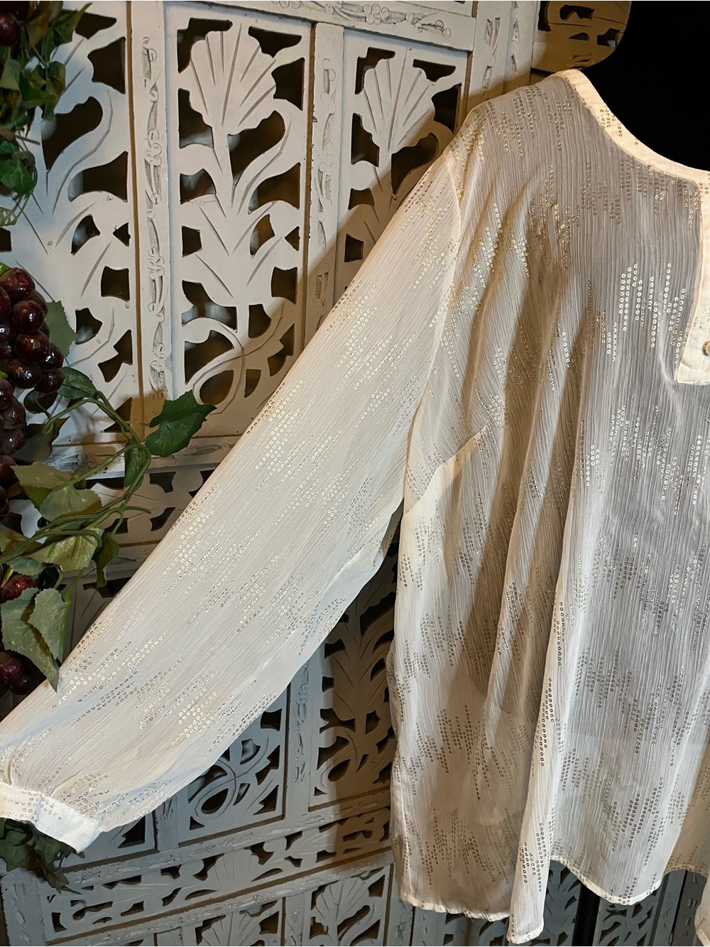 CJ BANKS SHIMMERY SHEER CREAM BASE WITH GOLD ZIGZAG PATTERN PLUS SIZE TOP - Picture 4 of 8